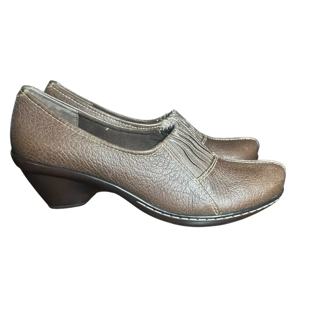 SoftWalk Women’s Leather Slip-On Shoes 7.5 Narrow Comfortable Casual Flats